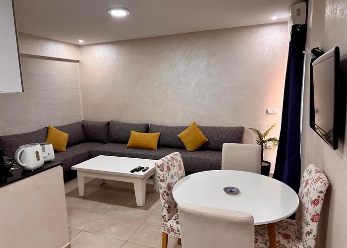 C-Appartement De Luxe Plein Centre De Gueliz Avec Piscine Parking Wifi Netflix